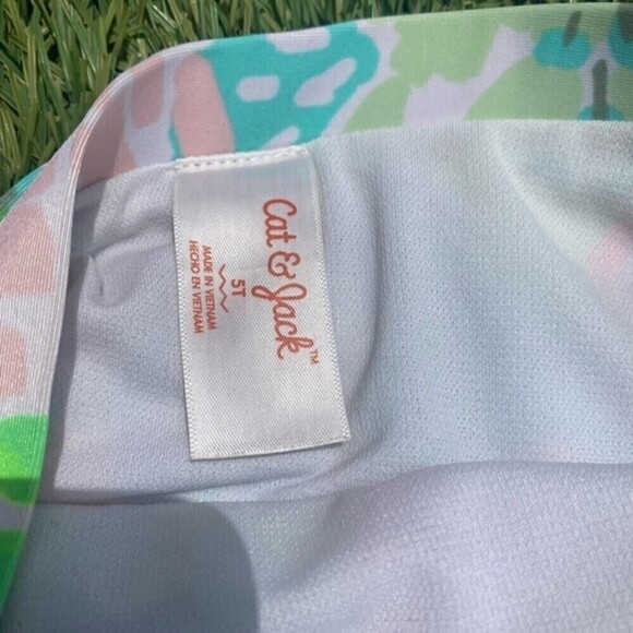 Cat & Jack swimsuit size 5t one piece swimsuit floral used in great condition - Picture 5 of 9